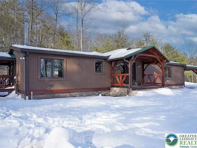 371 Green Tree Dr — Photo 3
