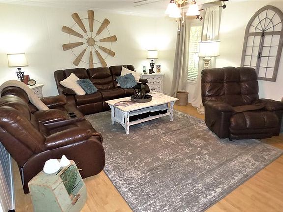3rd image of 508 Oakwood Dr