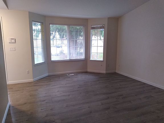 3rd image of 7608 NE 159th Ave