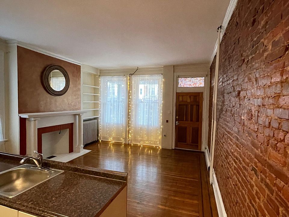 1st image of 4922 Warrington Ave #1