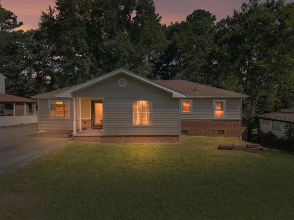 720 Cherokee Trl, Rossville, GA 30741