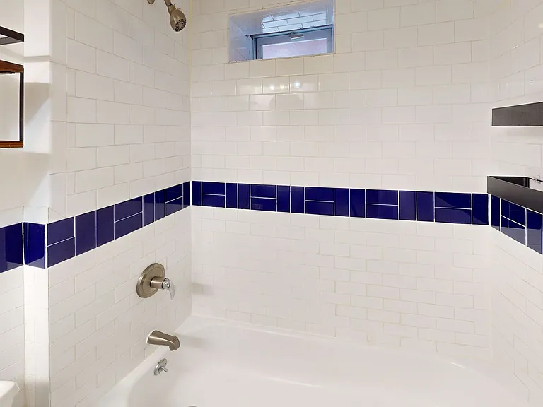 19 Fulton St — Photo 11
