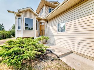 434 E Millrise Dr SW, Calgary, AB T2Y2W5