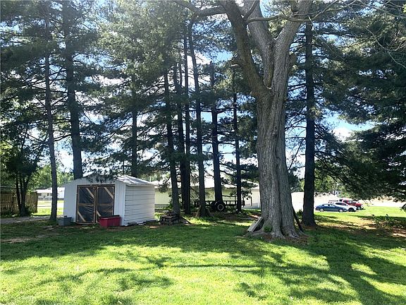 4th image of 1 Cedar St