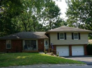 917 Glen Haven Cir, Liberty, MO 64068