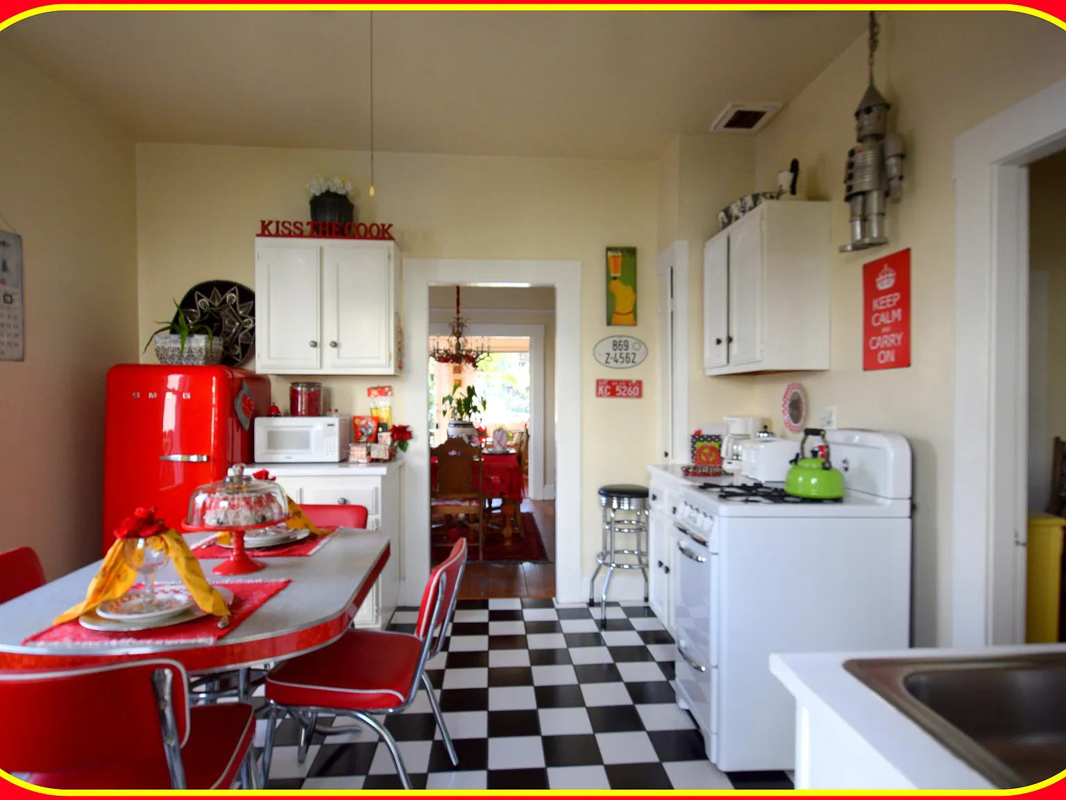 2 bed, 1.0 bath, 1000 sqft, $5,700 — Photo 2