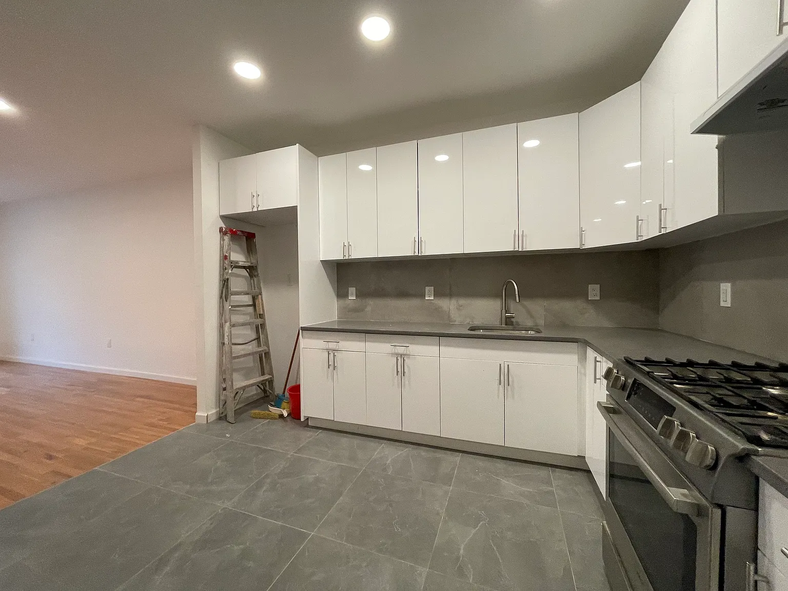 1042 Flatbush Avenue — Photo 3