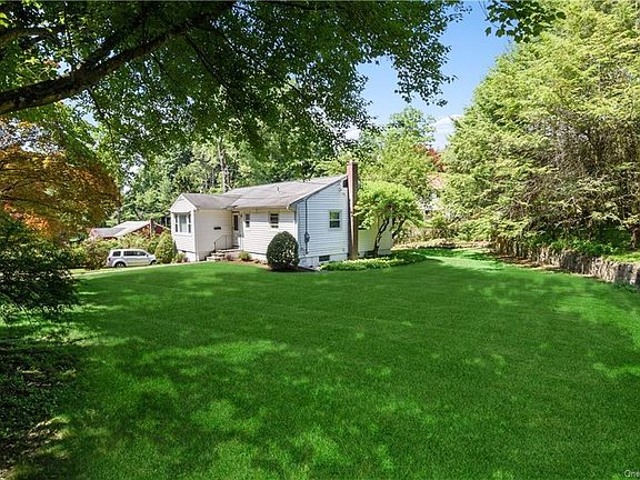 2nd image of 4 Stevenson Pl