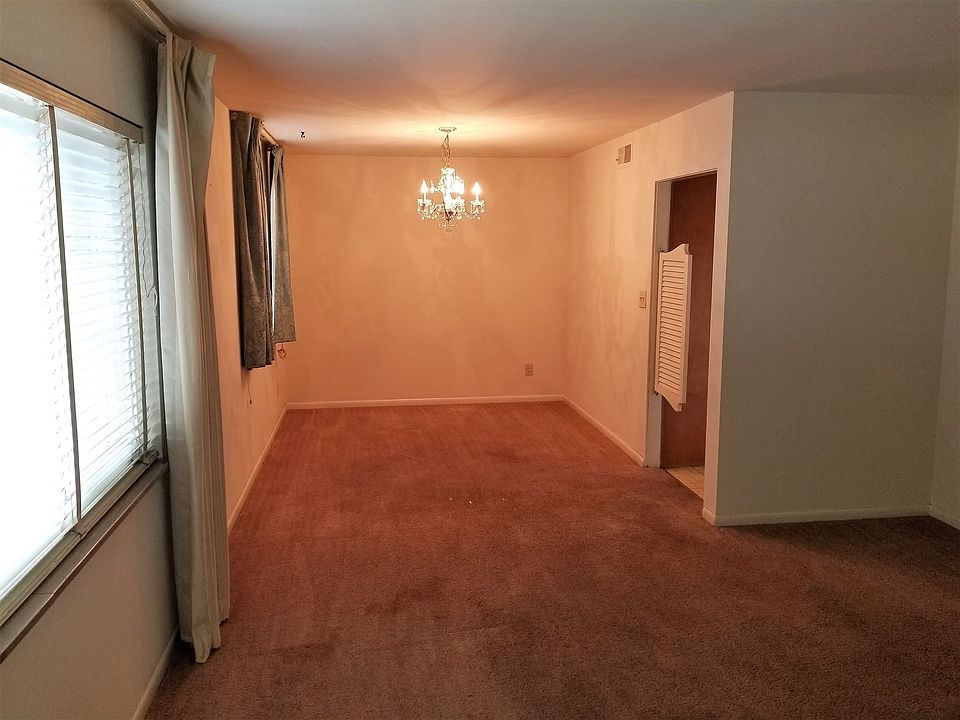 2nd image of 2701 Washington Ave APT D