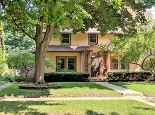 1929 Clinton St, Rockford, IL 61103