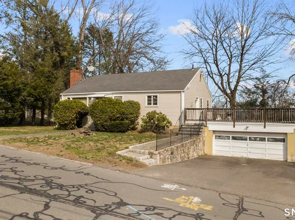 30 Parklawn Drive, Waterbury, CT 06708