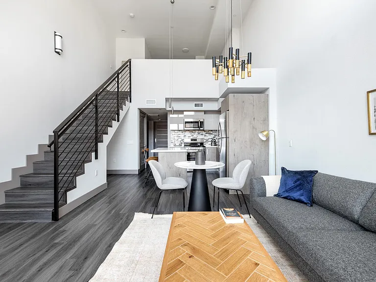 5100 Wilshire Blvd — Photo 80