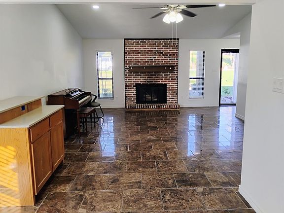 4th image of 4721 Cliffwood Dr