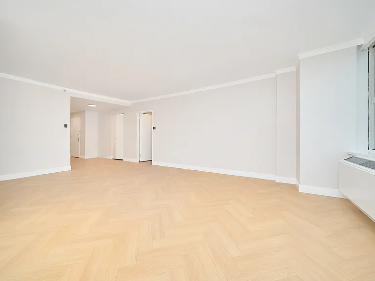 160 Riverside Blvd #25A — Photo 7