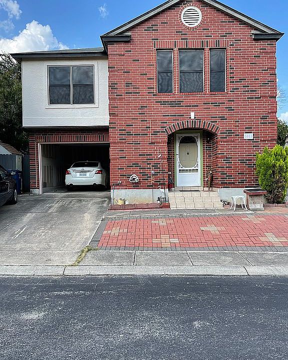 Front of the house 