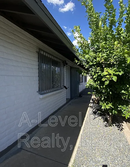 1027 S Santa Rita Ave #1 — Photo 1