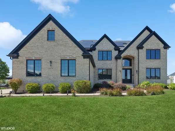 4479 Sassafras Ln, Naperville, IL 60564