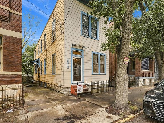 3rd image of 2213 Victor St