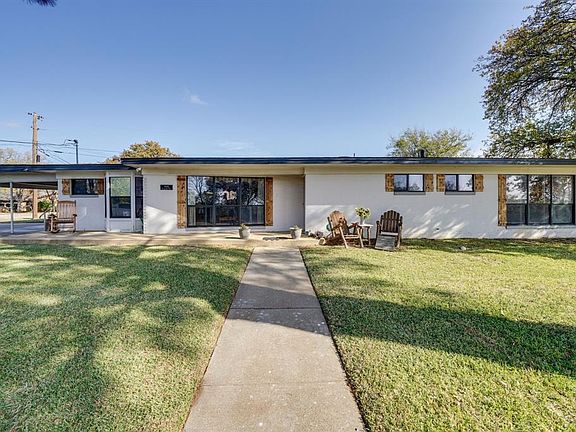 3rd image of 908 Lakeview Dr
