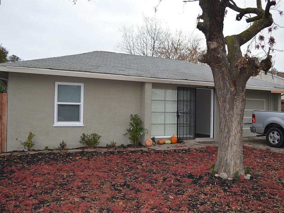 1st image of 2745 Bautista St