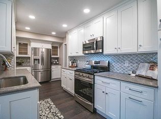 7 Lakeside Ln, Bay Shore, NY 11706