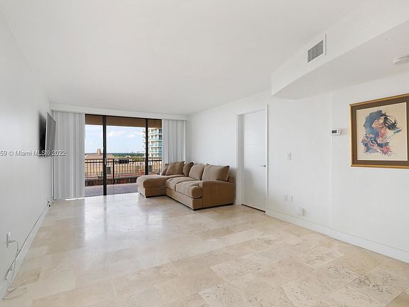 4th image of 2901 S Bayshore Dr APT 14D