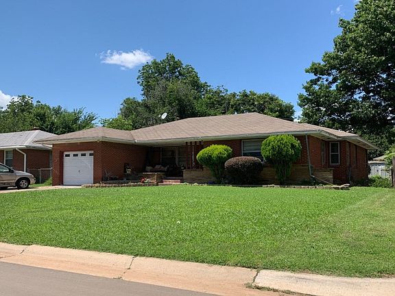 2nd image of 805 SW 51st St