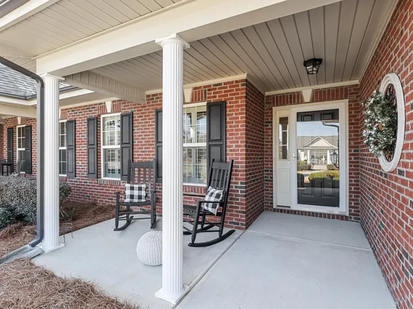 57 Glenfield Dr, Dunn, NC 28334