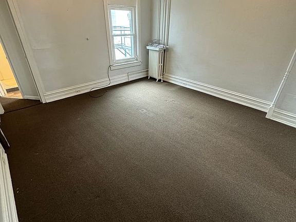 4th image of 136 N 10th St APT 2