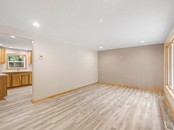 5th image of 6800 Traverse Ave