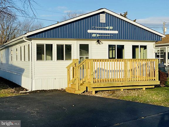 2nd image of 21738 C St #4036