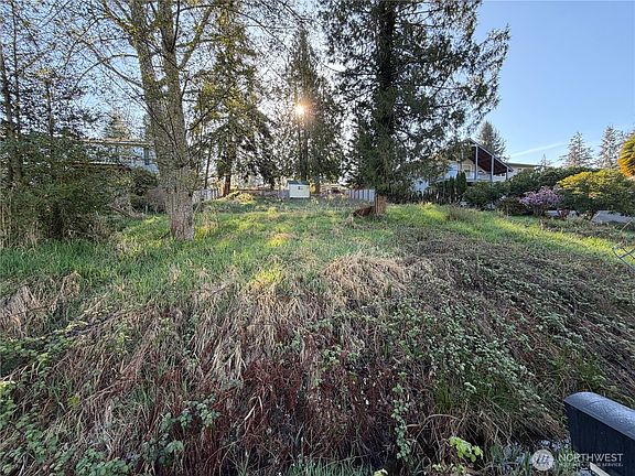 3rd image of 10000 Steamboat Island Road NW