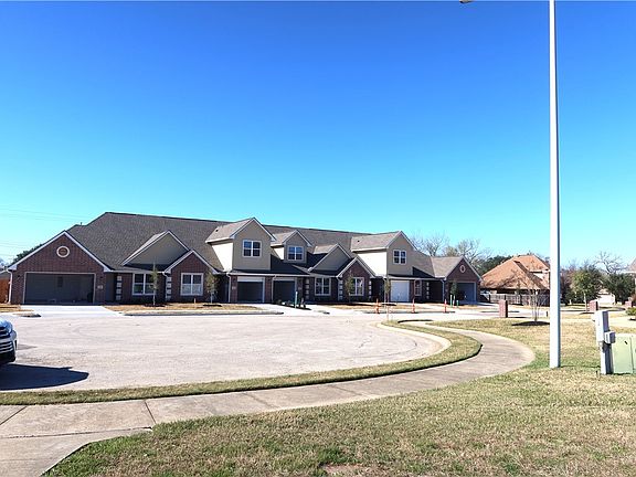 2nd image of 2002 Reagan Ct