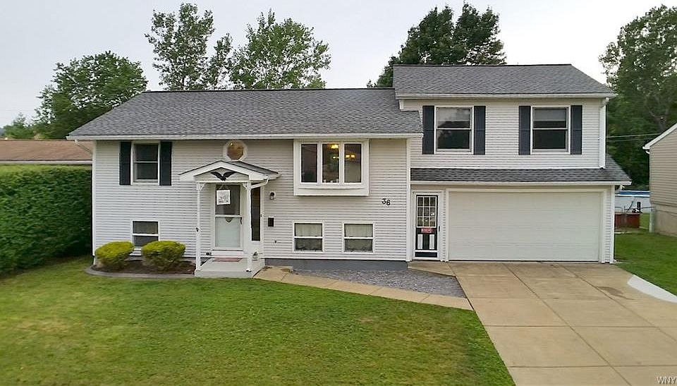 1st image of 36 Phyllis Dr