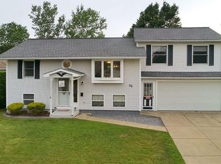 36 Phyllis Dr, West Seneca, NY 14224