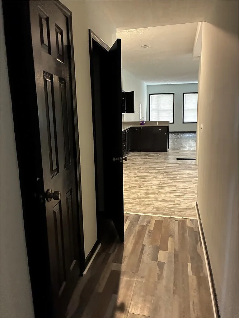3 bed, 2.0 bath, 1500 sqft, $1,700 — Photo 3