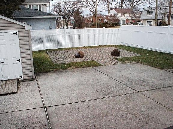 5th image of 460 Crystal Ave