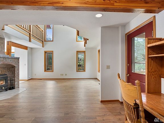 2nd image of 13938 Chein Hill Ln SE
