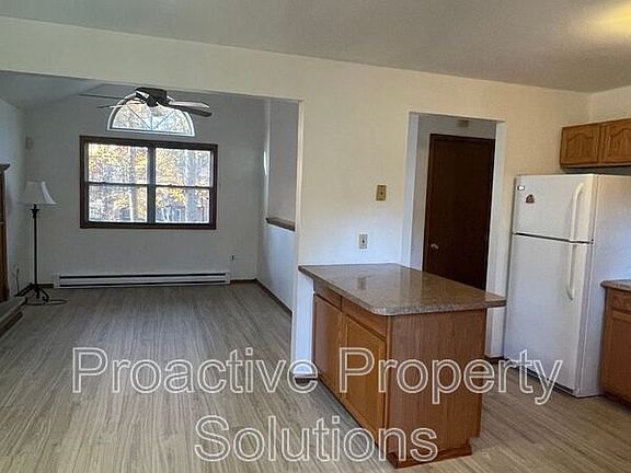 2nd image of 4225 Woodacres Dr