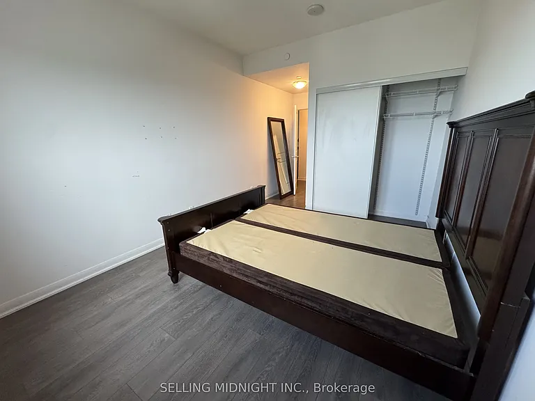 5162 Yonge St #Penthouse 301 — Photo 9