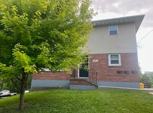 693 Lorimer St, Dubuque, IA 52003