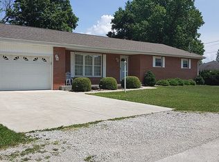 42 Pine St, Washington, WV 26181