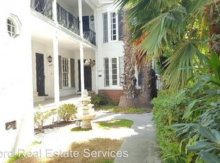 444 N Oakhurst Dr APT B, Beverly Hills, CA 90210