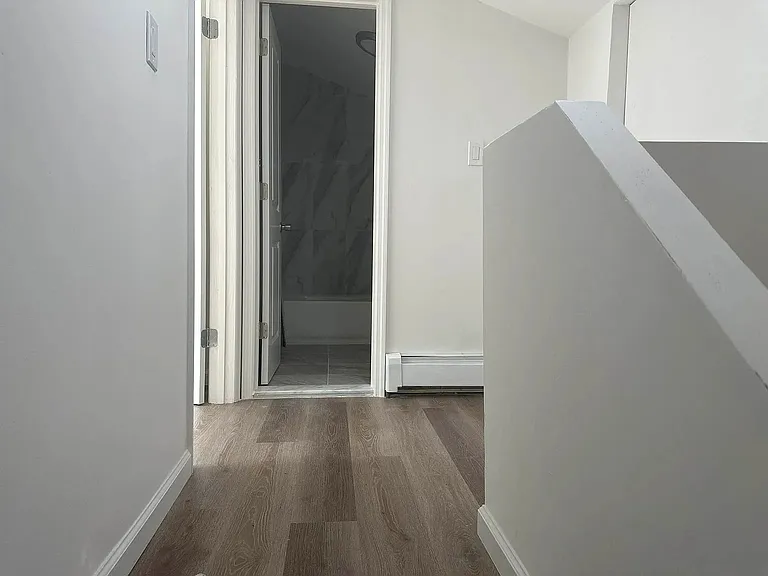 7628 Grand Central Pkwy #3 — Photo 10