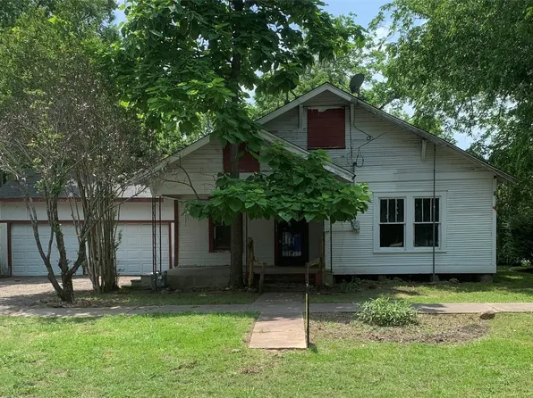 209 2nd St, Pecan Gap, TX 75469