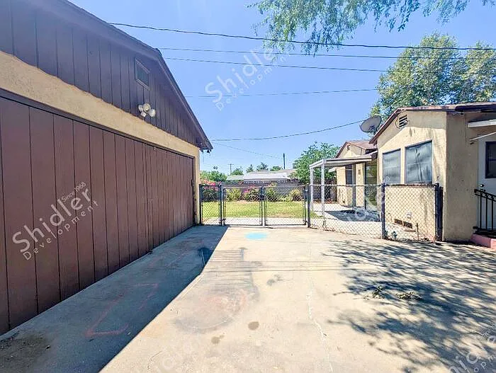 3245 N Stoddard Ave — Photo 5