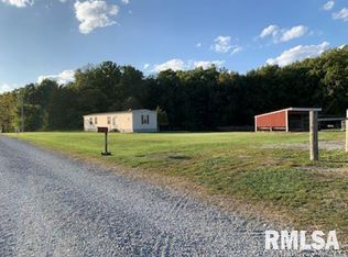 15996 E Austin Rd, Mount Vernon, IL 62864