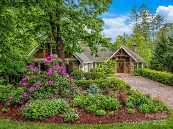 82 Brookline Dr, Asheville, NC 28803