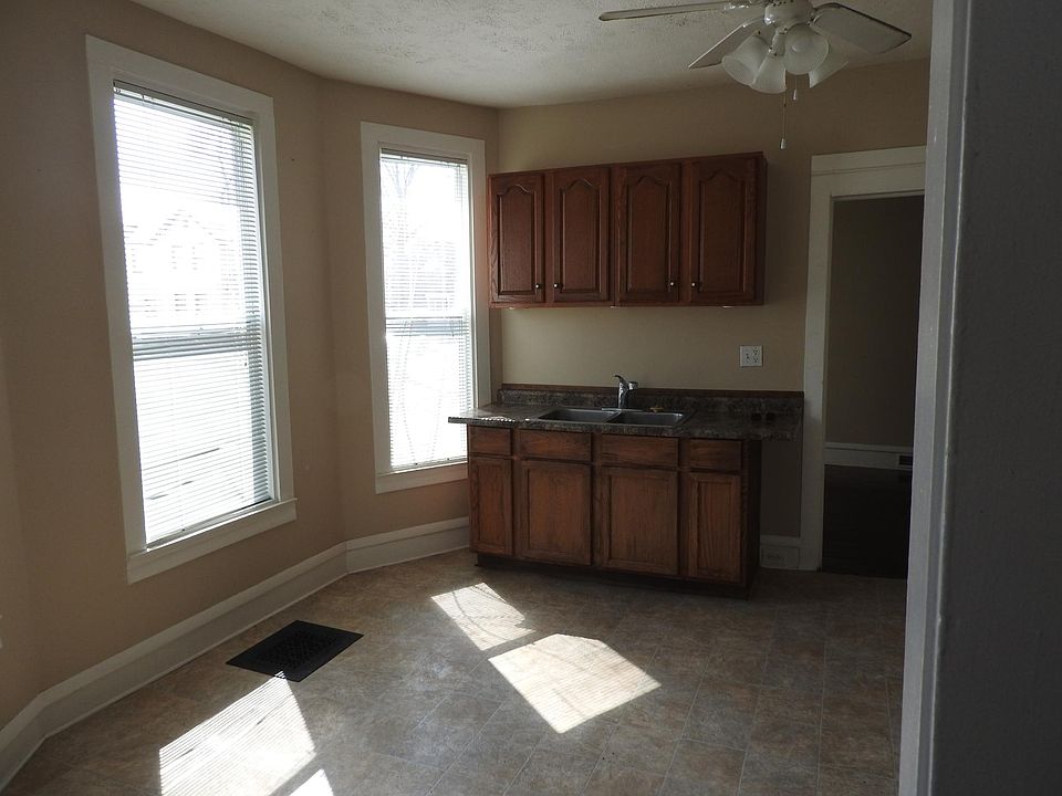 2nd image of 337 Gold Ave NW APT 1