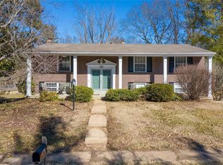 1031 Villaview Dr, Ballwin, MO 63021